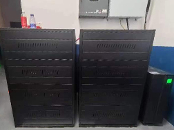 力锐斯UPS和蓄电池 - 长沙市蓝天科技中等职业学校项目