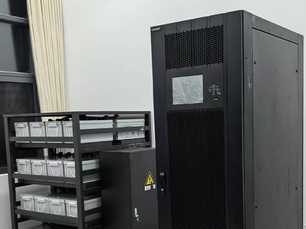 力锐斯UPS和蓄电池 - 成都市公安局温江分局天府派出所项目