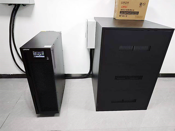 力锐斯UPS和蓄电池 - 郑州市卷烟厂项目