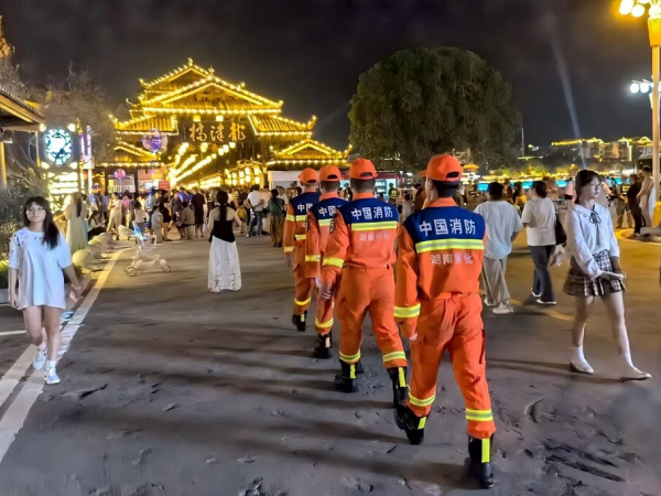 力锐斯UPS和蓄电池-湖南怀化市消防救援中心机房